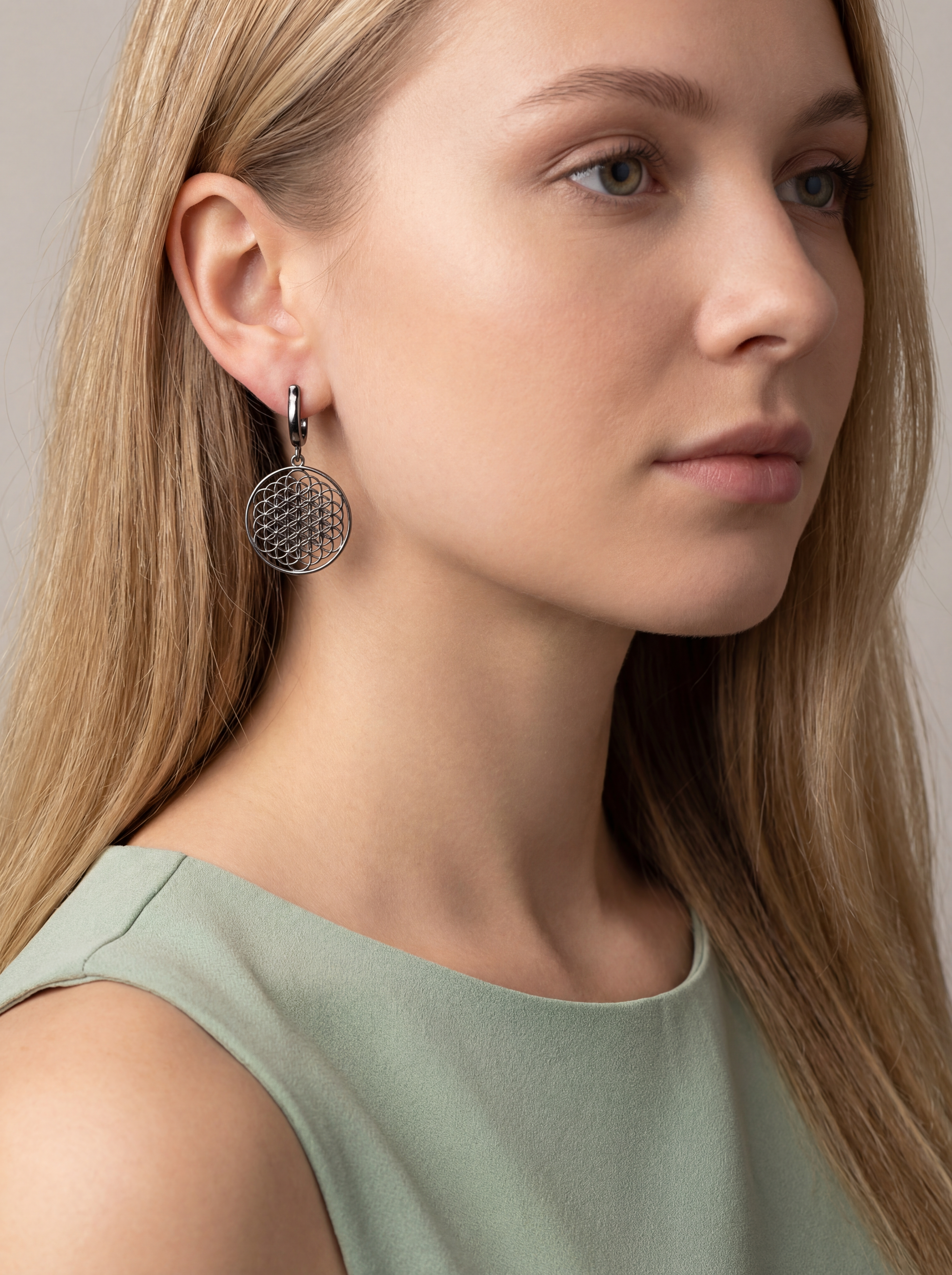 Серьги прорезные "Цветок жизни"